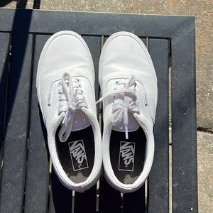 VANS UA Era (CLASSIC TUMBLE) size 9 white leather